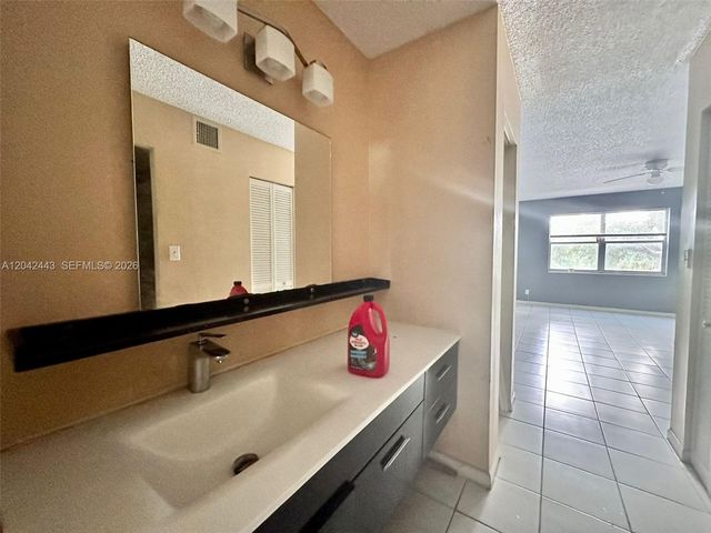 3360 Spanish Moss Terrace 206, Lauderhill, FL 33319