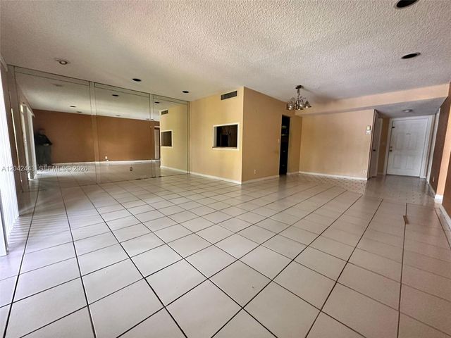 3360 Spanish Moss Terrace 206, Lauderhill, FL 33319