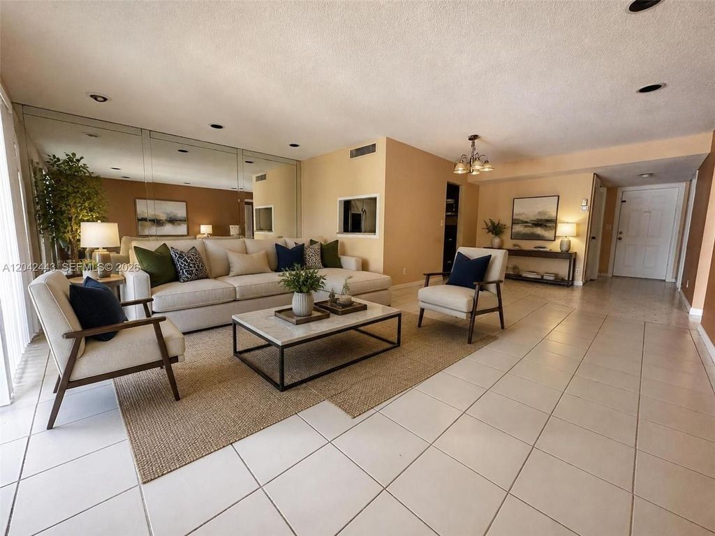 3360 Spanish Moss Terrace 206, Lauderhill, FL 33319