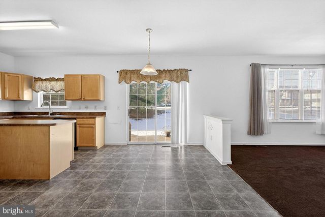 2 FOXFIELD CT, Bear, DE 19701