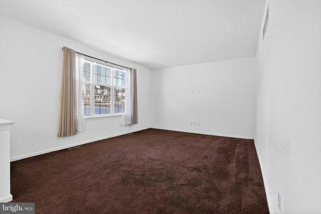 2 FOXFIELD CT, Bear, DE 19701