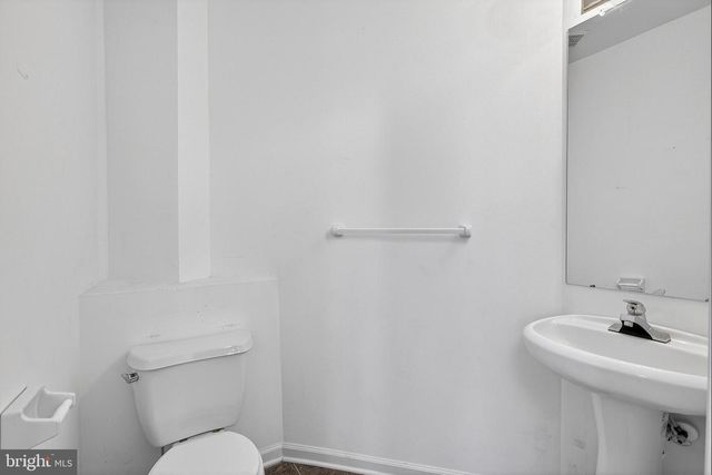 2 FOXFIELD CT, Bear, DE 19701