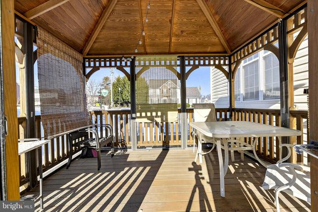 2 FOXFIELD CT, Bear, DE 19701