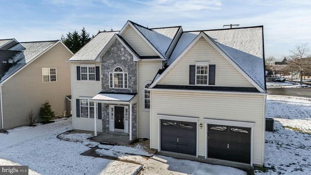 2 FOXFIELD CT, Bear, DE 19701