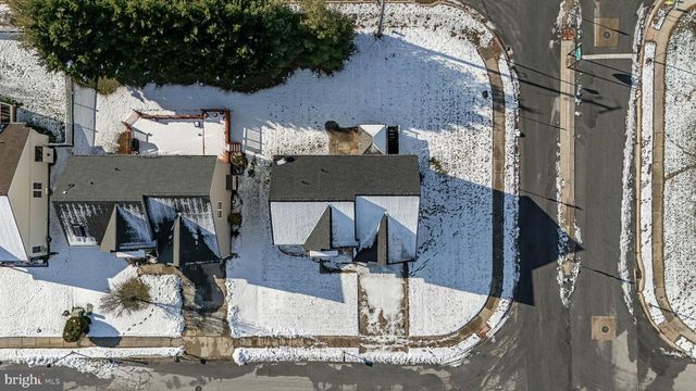 2 FOXFIELD CT, Bear, DE 19701