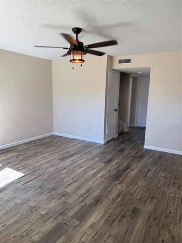 2114 Westmoor Place, Arlington, TX 76015