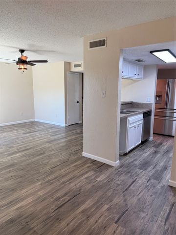 2114 Westmoor Place, Arlington, TX 76015