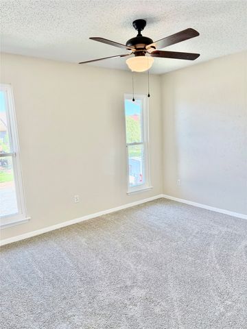 2114 Westmoor Place, Arlington, TX 76015