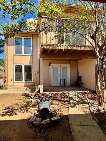 2114 Westmoor Place, Arlington, TX 76015