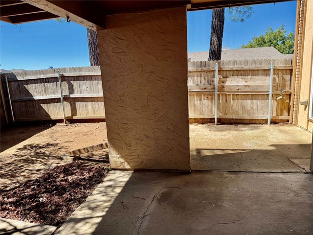 2114 Westmoor Place, Arlington, TX 76015