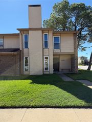 2114 Westmoor Place, Arlington, TX 76015