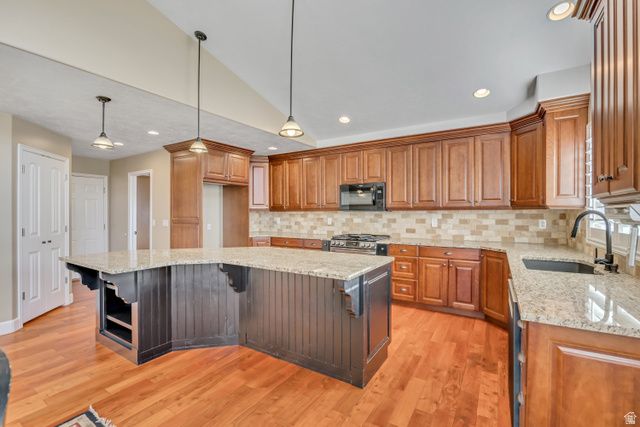 83 W 850 S, Centerville, UT 84014