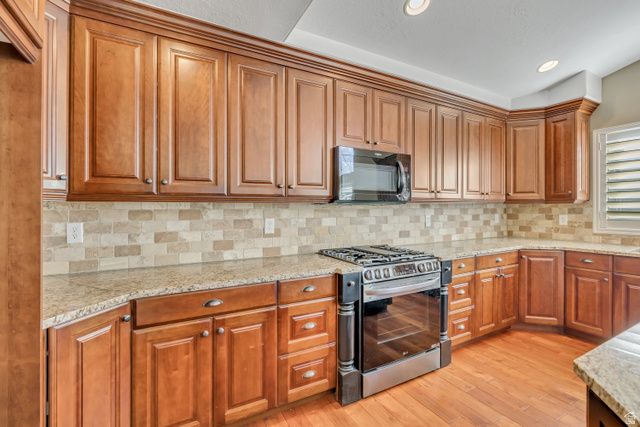 83 W 850 S, Centerville, UT 84014