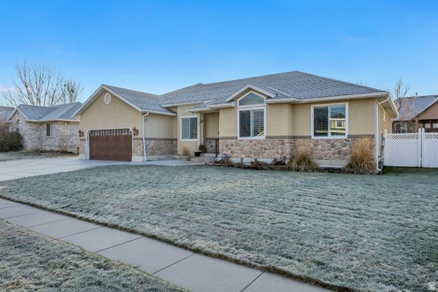 83 W 850 S, Centerville, UT 84014