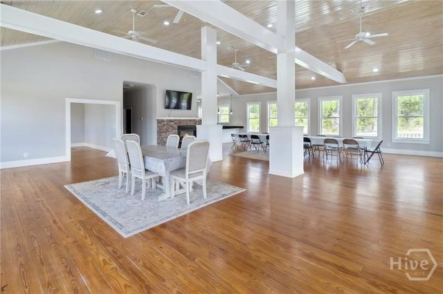 1086 Cottage Way, Darien, GA 31305