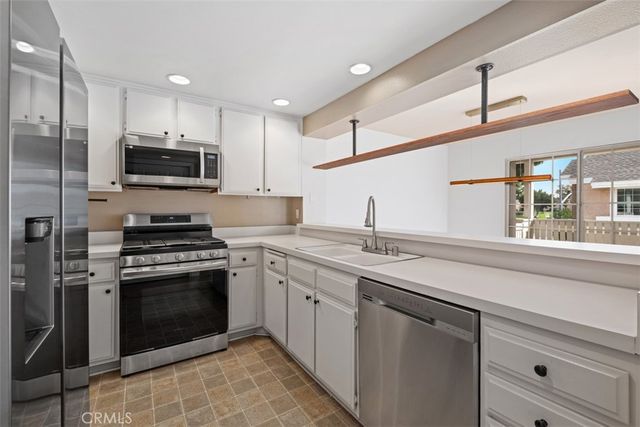 111 Greenfield, Irvine, CA 92614