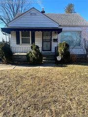 18558 Woodland Street, Harper Woods, MI 48225