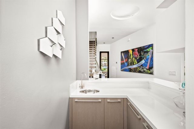 3703 Wroxton Road, West University Place, TX 77005