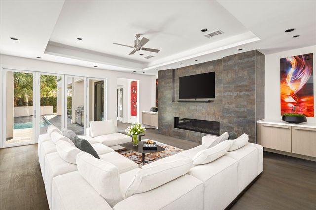 3703 Wroxton Road, West University Place, TX 77005