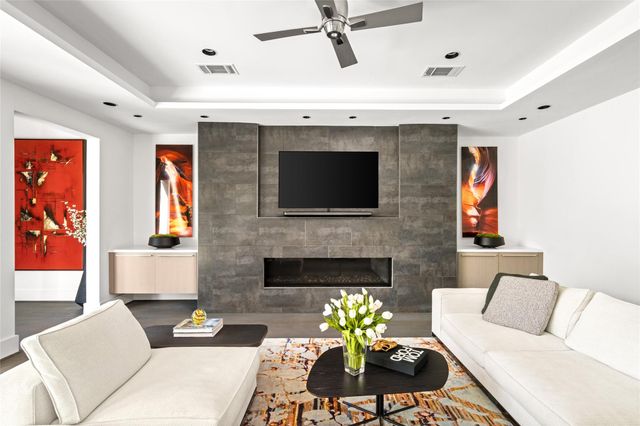 3703 Wroxton Road, West University Place, TX 77005