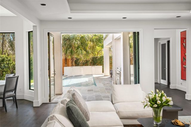 3703 Wroxton Road, West University Place, TX 77005