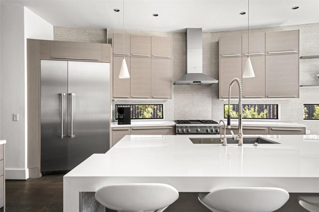 3703 Wroxton Road, West University Place, TX 77005