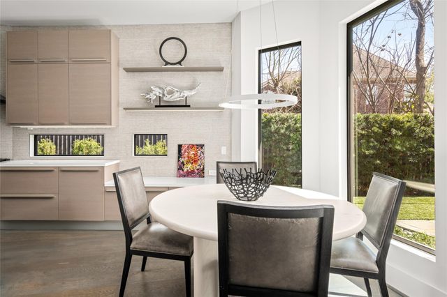 3703 Wroxton Road, West University Place, TX 77005