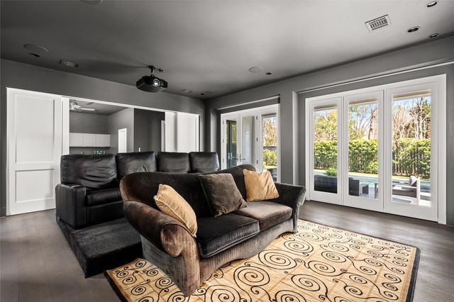 3703 Wroxton Road, West University Place, TX 77005