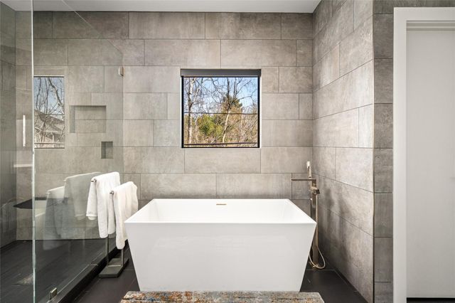 3703 Wroxton Road, West University Place, TX 77005