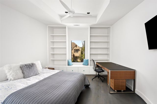 3703 Wroxton Road, West University Place, TX 77005