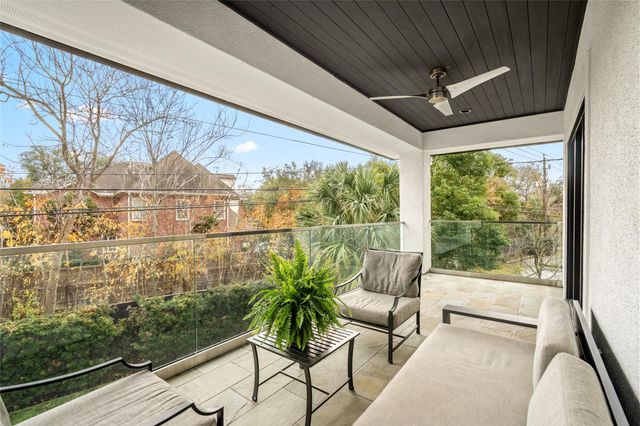 3703 Wroxton Road, West University Place, TX 77005