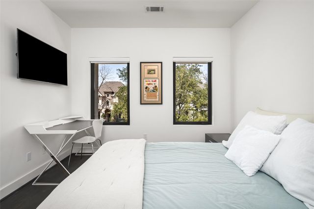 3703 Wroxton Road, West University Place, TX 77005