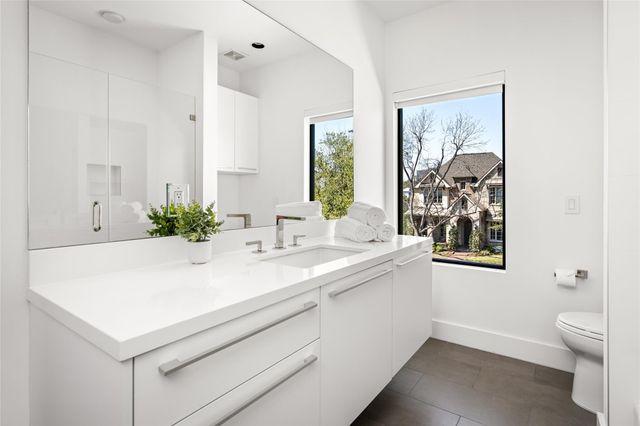 3703 Wroxton Road, West University Place, TX 77005