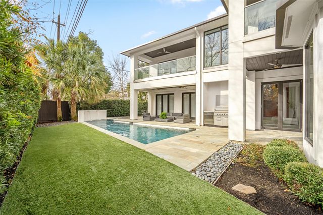 3703 Wroxton Road, West University Place, TX 77005