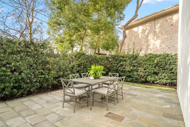 3703 Wroxton Road, West University Place, TX 77005