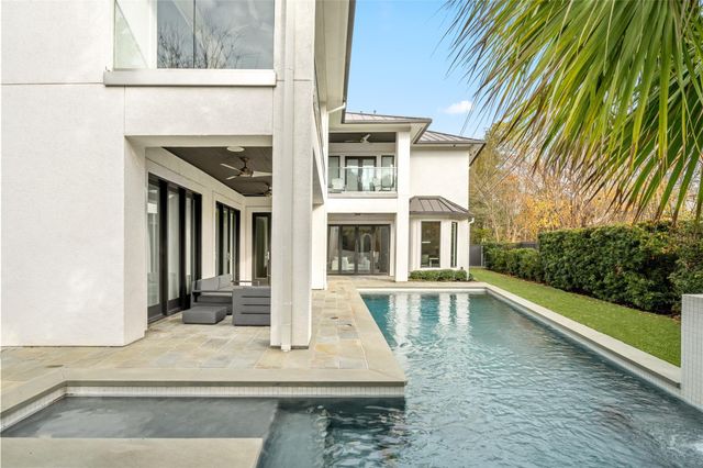 3703 Wroxton Road, West University Place, TX 77005