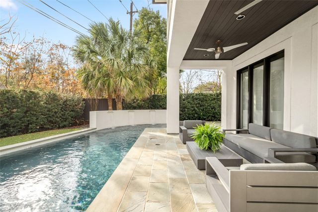 3703 Wroxton Road, West University Place, TX 77005