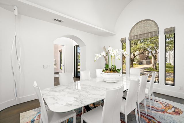 3703 Wroxton Road, West University Place, TX 77005