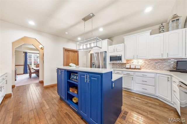 1676 Lancaster Drive, O'fallon, IL 62269