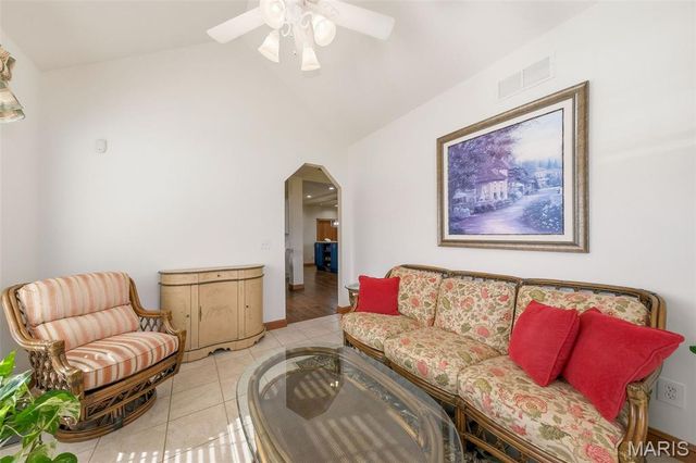 1676 Lancaster Drive, O'fallon, IL 62269