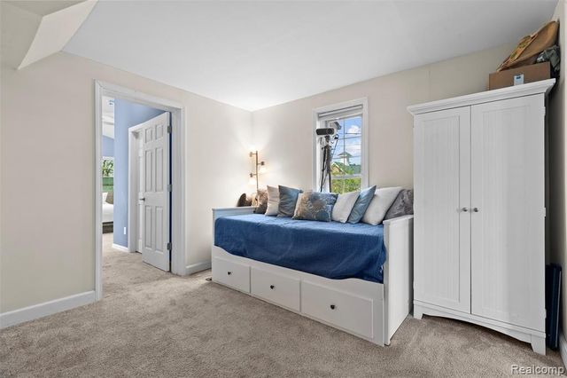 212 Brighton Lake Road, Brighton, MI 48116