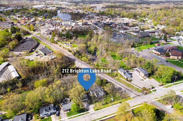 212 Brighton Lake Road, Brighton, MI 48116