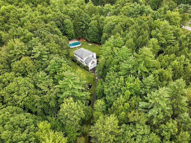 14 Benjamin Drive, Goffstown, NH 03045