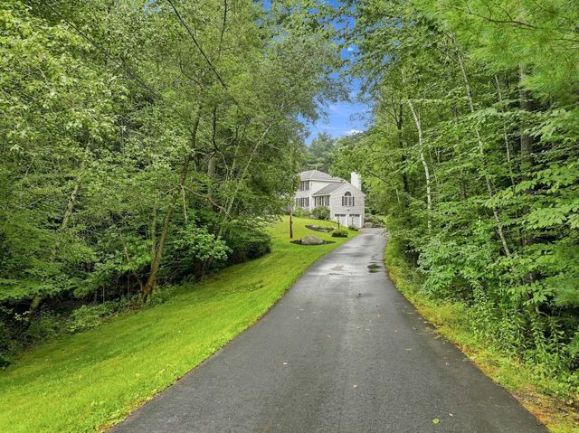 14 Benjamin Drive, Goffstown, NH 03045
