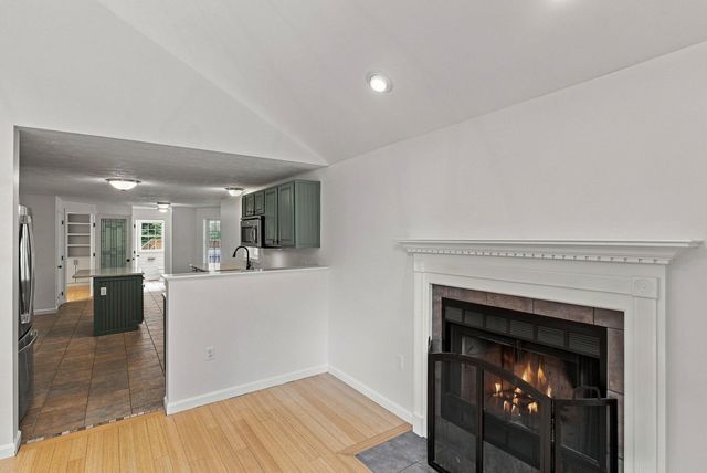 14 Benjamin Drive, Goffstown, NH 03045