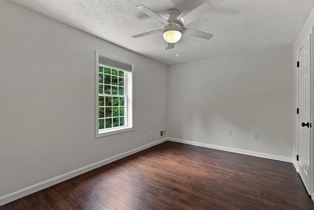 14 Benjamin Drive, Goffstown, NH 03045