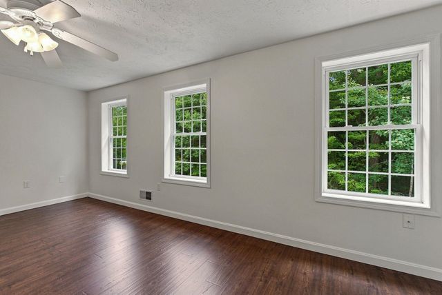 14 Benjamin Drive, Goffstown, NH 03045