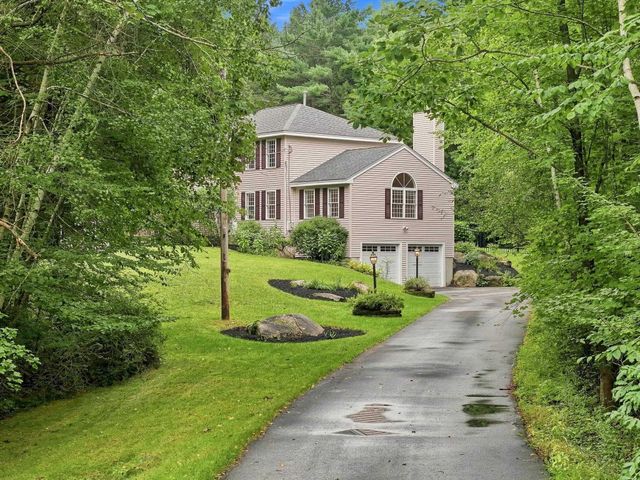 14 Benjamin Drive, Goffstown, NH 03045