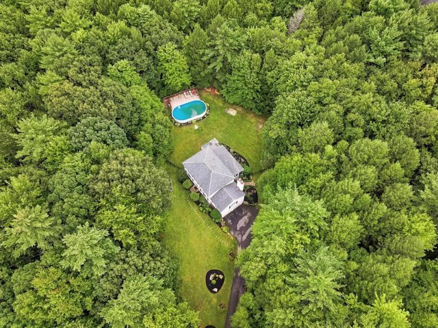 14 Benjamin Drive, Goffstown, NH 03045