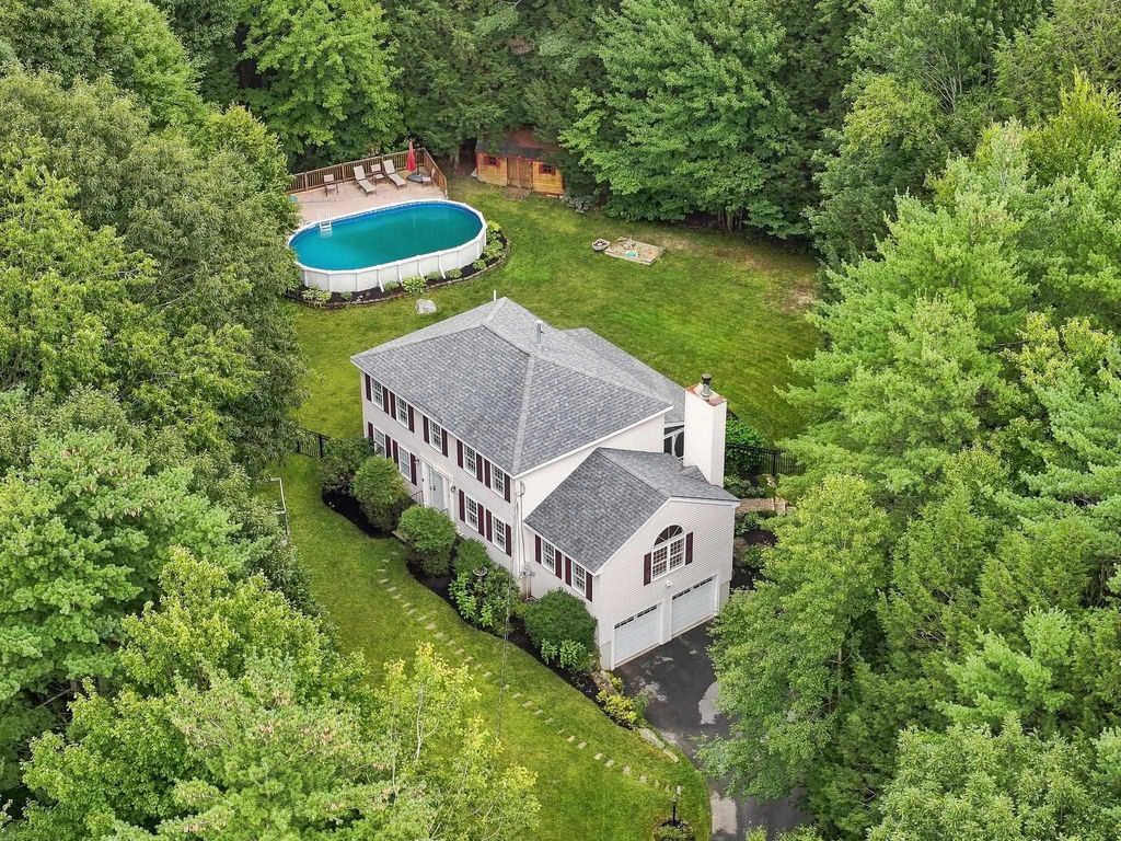14 Benjamin Drive, Goffstown, NH 03045